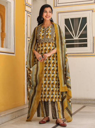 Women Printed Regular Pure Cotton Kurta with Trousers & Dupatta