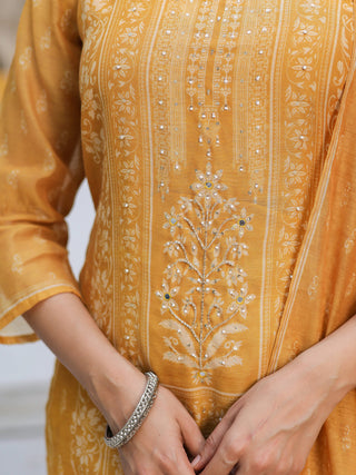 Ethnic Motifs Printed Chanderi Cotton Kurta With Trousers & Dupatta