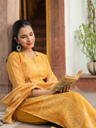 Ethnic Motifs Printed Chanderi Cotton Kurta With Trousers & Dupatta