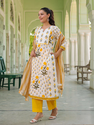 Women Floral Printed Regular Pure Cotton Kurta with Trousers & With Dupatta