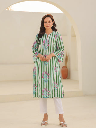 Women Strip Printed Pure Cotton Kurta