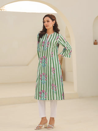 Women Strip Printed Pure Cotton Kurta