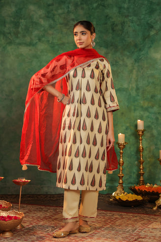 Women Ethnic Motifs Printed Regular Beads and Stones Kurta with Trousers & With Dupatta