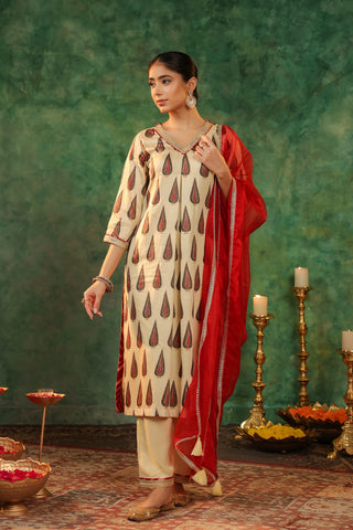 Women Ethnic Motifs Printed Regular Beads and Stones Kurta with Trousers & With Dupatta