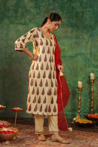 Women Ethnic Motifs Printed Regular Beads and Stones Kurta with Trousers & With Dupatta