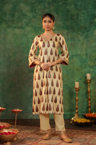 Women Ethnic Motifs Printed Regular Beads and Stones Kurta with Trousers & With Dupatta