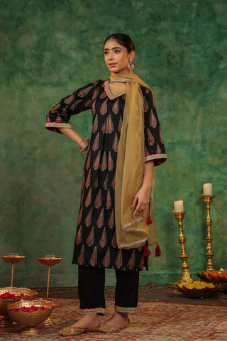 Women Ethnic Motifs Printed Regular Kurta with Trousers & With Dupatta