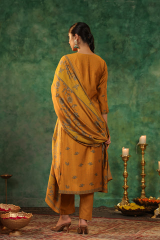 Floral Printed Kurta With Trousers & Dupatta