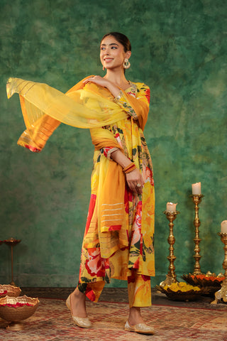 Women Floral Printed Gotta Patti Pure Cotton Kurta Sets