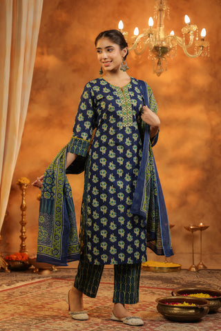 Women Floral Printed Regular Pure Cotton Kurta with Trousers & With Dupatta