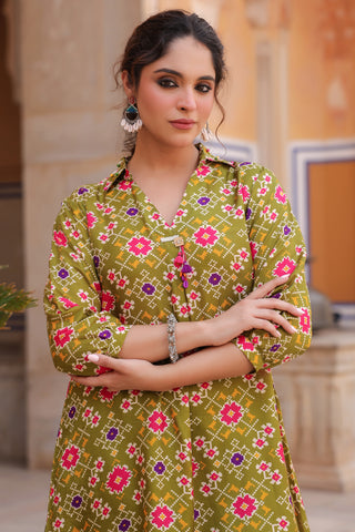 Printed V-Neck Three-Quarter Sleeves Tunic With Trouser