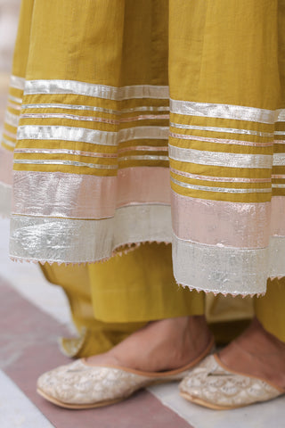 Women Floral Pure Cotton Kurta with Trousers & With Dupatta