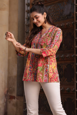 Soft cotton top with printed pattern and mandarin neckline