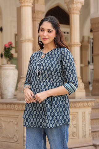 Stylish cotton printed top women