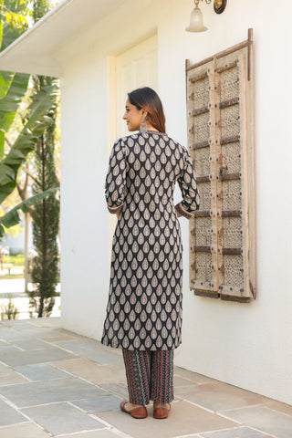 Stylish ethnic motifs kurta set with dupatta for women