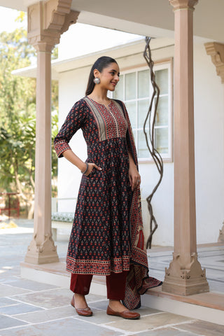 Traditional ethnic motifs printed kurta set with coordinated dupatta