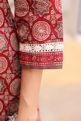 Traditional motifs print cotton top