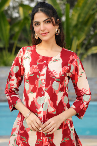 Trendy cotton top with modern print design