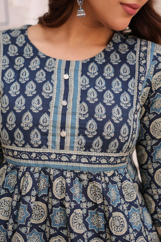 Women casual blue printed top