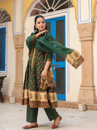 Women cotton printed kurta set green