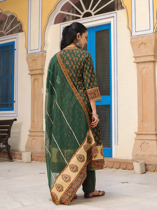 Women ethnic green kurta set with dupatta