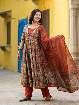 Women ethnic maroon kurta set with trousers