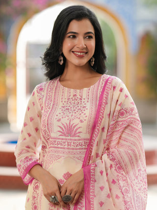 Women ethnic pink kurta outfit