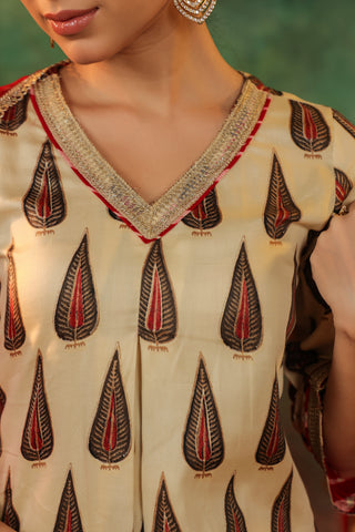 Women festive kurta set