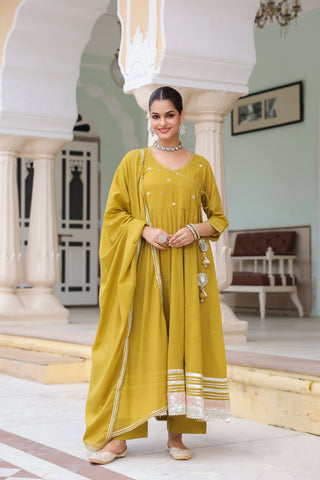 Women floral printed kurta with dupatta