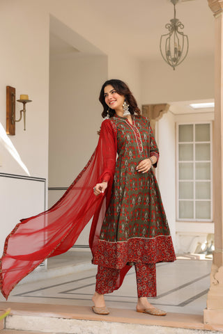 Women green cotton kurta with dupatta