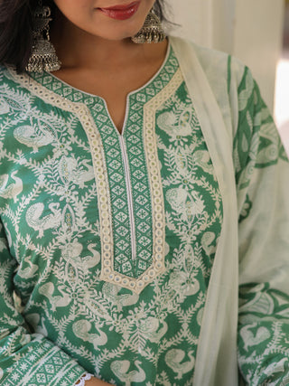 Women green motif printed kurta set