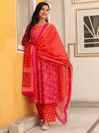 Women kurta pant dupatta outfit