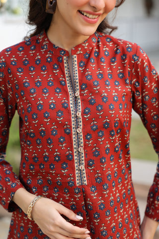 Women maroon cotton printed top