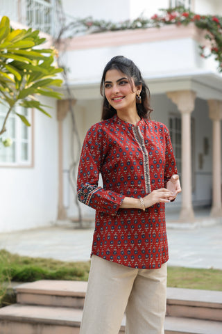 Women maroon printed cotton top