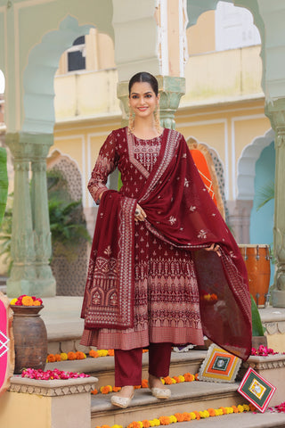 Women maroon printed kurta trouser set