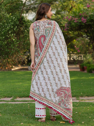 Women printed kurta with trousers