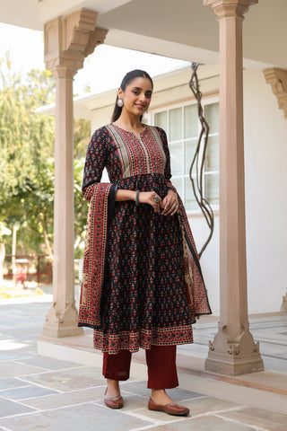 Women's ethnic wear cotton kurta with trousers and dupatta