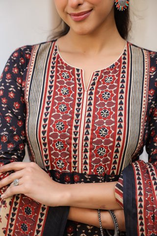 Women's regular fit ethnic print cotton kurta ensemble