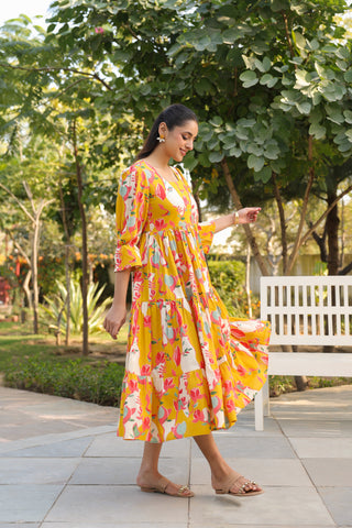 Women square neck printed ethnic outfit