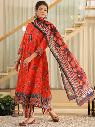 Women traditional cotton kurta with dupatta