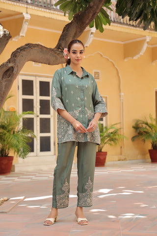 Women trendy embroidered set