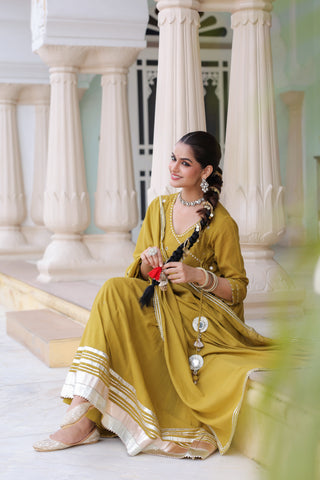 Yellow floral kurta set outfit