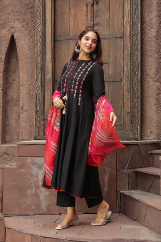 Yoke design kurta set