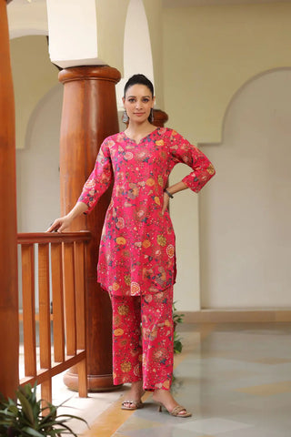 Women Fuchsia Floral Printed Pure Cotton Kurta with Trousers