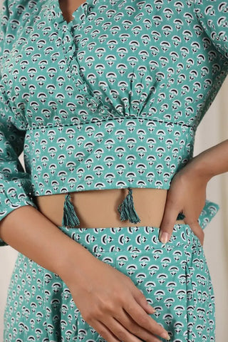 Women Teal Printed Cotton Crop Top & Trousers, Printed crop top