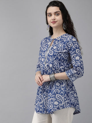 Women Blue and White Printed Straight Kurti