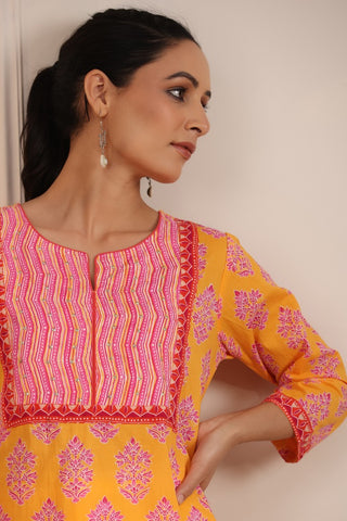 Women Orange & Pink Ethnic Printed Sequinned Pure Cotton Kurti