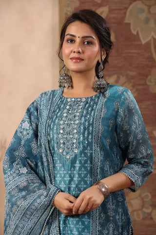 Women Blue Ethnic Motifs Printed Kurta Set