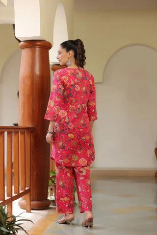 Women Fuchsia Floral Printed Pure Cotton Kurta with Trousers