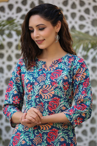 Women Blue Floral Printed Pure Cotton Kurta with Trousers